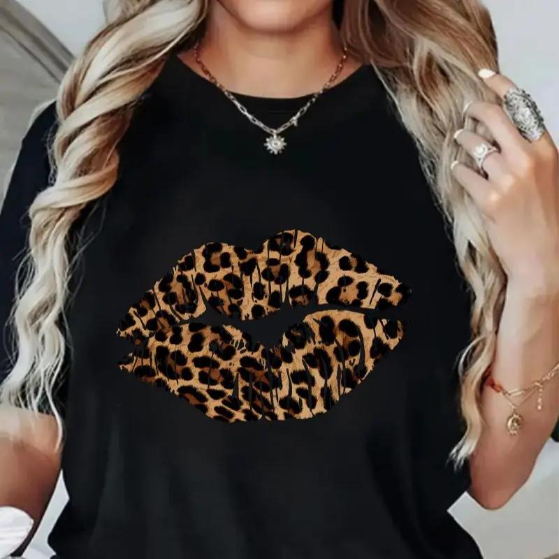 Womens Cotton Short Sleeve Graphic Tee Black And White Checkered Lips Print Casual Summer Top Crew Neck Soft Breathable Streetwear Outfit
